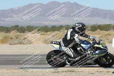 media/Oct-05-2025-CVMA (Sun) [[beeef4f201]]/Race 5-Amateur Supersport Open (Holeshot)/